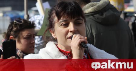 Милосърдната сестра Бойка Анастасова която стана известна с протеста си