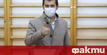Един от лидерите на Продължаваме промяната Кирил Петков гласува на