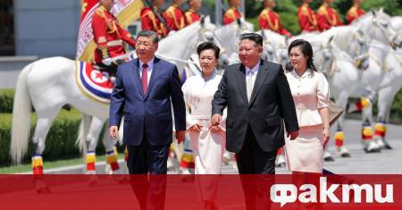 Севернокорейският лидер Ким Чен Ун и китайският президент Си Дзинпин