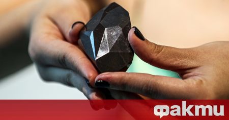 Енигма - най-големият естествен черен диамант в света, тежащ 555,55