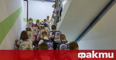 Трийсет и осем подземни училища се строят в Харков и