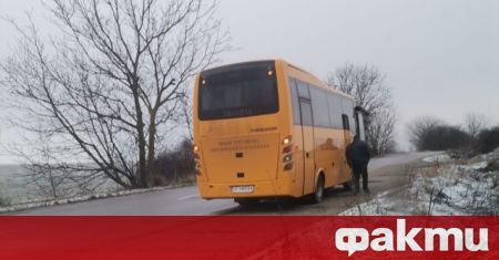 Елен се блъсна в училищен автобус тази сутрин в Русенско