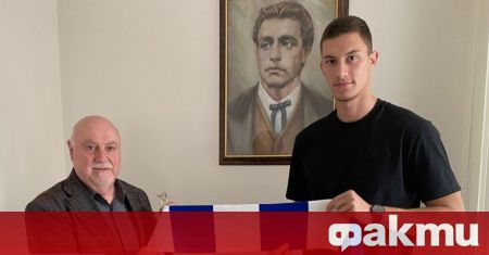 Левски официално обяви новината че 22 годишният полузащитник Андриан Краев е