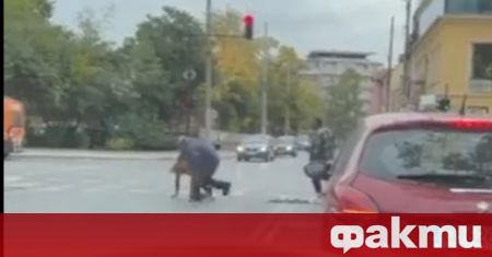Жесток бой на кръстовище в София се е разиграл пред