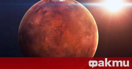 Учени открили система от солени езера под ледниците на Марс