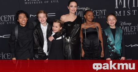 Холивудската актриса и режисьор Анджелина Джоли е заявила че три