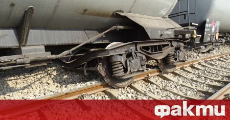 Влакова мотриса дерайлира в района на момчилградското село Подкова Причината