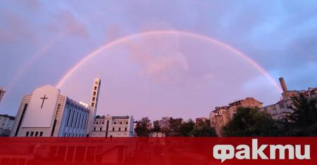 Живописна картина оформи сутрешният дъжд над София в последния работен