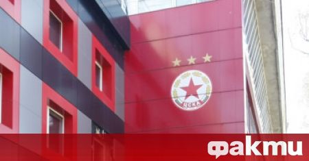 ЦСКА продължава усилено да търси заместник на напусналия клуба Стойчо