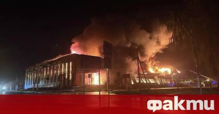 Младо момиче беше убито а най малко девет души бяха ранени