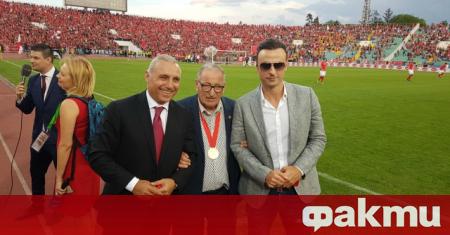 Двама от най успелите български футболисти Христо Стоичков и Димитър