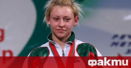 Щангистката Боянка Костова която се състезава за Азербайджан отново е