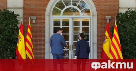 Испанският премиер Педро Санчес проведе среща с каталунския регионален премиер