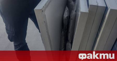 Митническите служители от отдел Борба с наркотрафика към ТД Митница