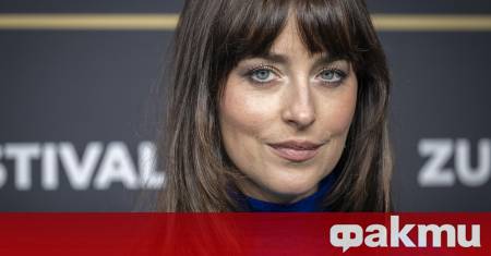 Дакота Джонсън посрещна 2026 година в компанията на нов мъж