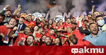 Отборът на Истанбул Башакшехир спечели за първи път в историята