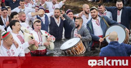 На Богоявление Църквата чества кръщението на въплътения в човешки образ