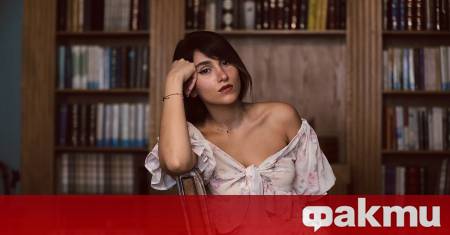 Иранската певица Парасту Ахмади беше осъдена на 74 удара с