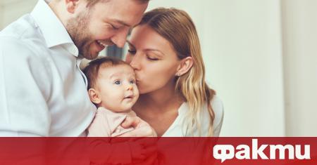 Бащата на недоносено бебе изненада партньорката си като ѝ предложи