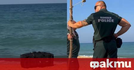 Мистериозен черен сак изплува на плаж Корал в Лозенец а