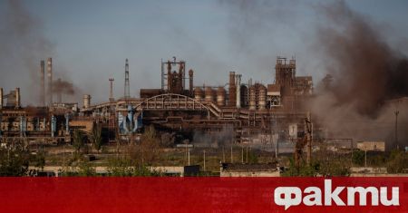 Най малко 100 цивилни остават в металургичният завод Азовстал който е