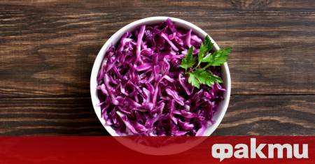 Диетологът Франклин Джоузеф смята че червеното зеле е една от