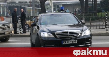 Кола на НСО катастрофира в центъра на София, съобщават от