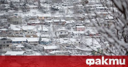 Големи снеговалежи създадоха сериозни затруднения в трафика на Гърция и