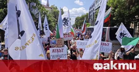 За четвърта поредна седмица във Варна протестират срещу приемането на