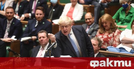 Британският премиер Борис Джонсън спечели важно гласуване в Камарата на