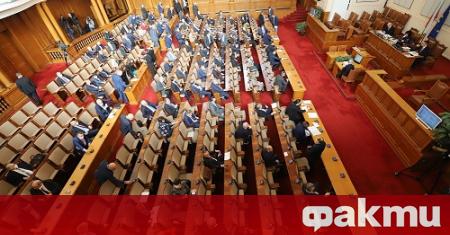Народното събрание поднови дебата по замразяването на депутатските заплати Депутатите