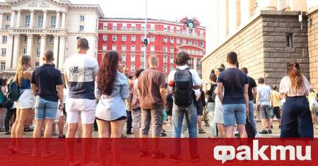 ФАКТИ публикува мнения с широк спектър от гледни точки за