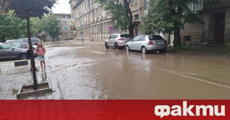 Силни южни ветрове с пориви до 100 км ч се очакват