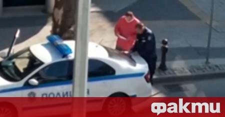 Прецедент в Пловдив Глобиха полицай за това че не носи
