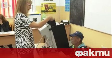 Сериозно подпийнал избирател в Бургас се бори с машината над