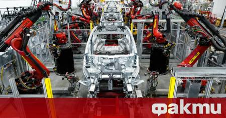Tesla значително засили усилията си да изолира производствените си операции