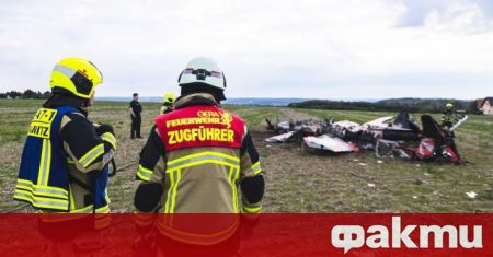 Двама души загинаха при сблъсък на малки самолети в покрайнините