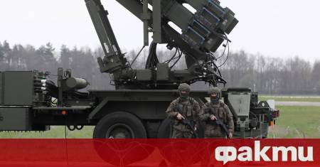 Полският министър председател Доналд Туск и министърът на отбраната Владислав Кошиняк Камиш