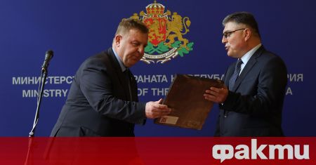 Георги Панайотов пое поста министър на отбраната от своя предшественик