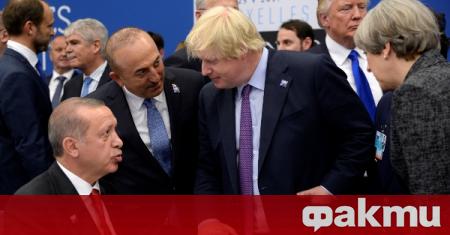 Британският премиер Борис Джонсън е провел телефонен разговор с турския