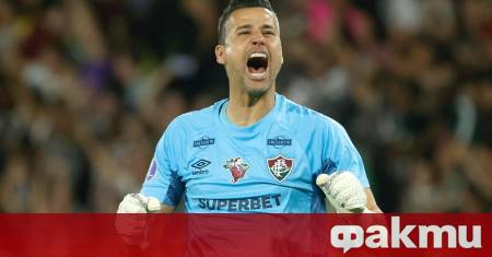 Бразилският вратар Фабио вече е футболистът с най много изиграни мачове