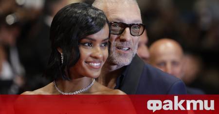 Любимата на Венсан Касел Нара Баптиста показа фигурата си с