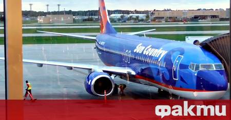Двигателят на самолет на Sun Country Airlines се е запалил