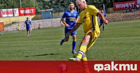 Христо Стоичков ще се завърне за кратко в България по