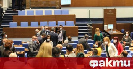 Народното събрание ще гласува окончателно промените в Закона за публичните