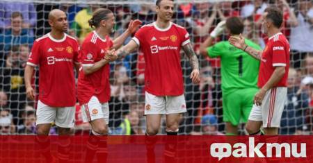 Димитър Бербатов отбеляза гол за Манчестър Юнайтед при равенството 2 2