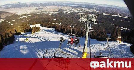 Мъж е изпочупил две от кабинките на въжения лифт в