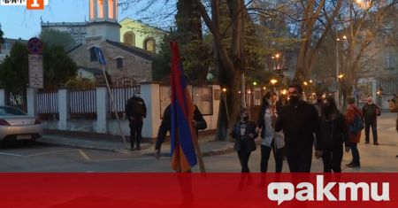 За поредна година с факелно шествие арменската общност във Варна