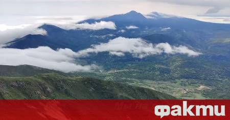 Групата спасители издирващи 10 туристи изчезнали в района на вулкана