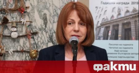 Кметът на София Йорданка Фандъкова поднесе цветя пред паметника на